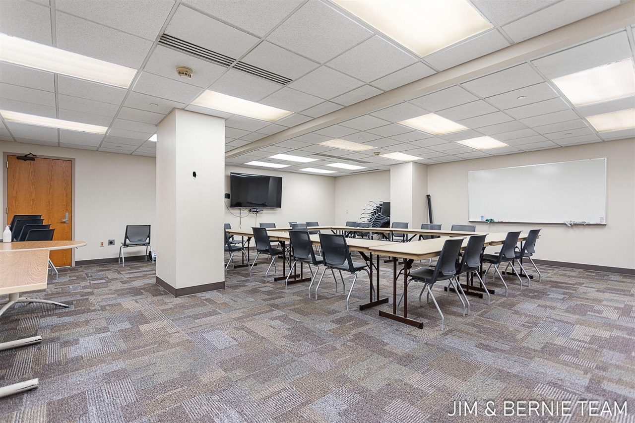 70543697 Property Photo 16