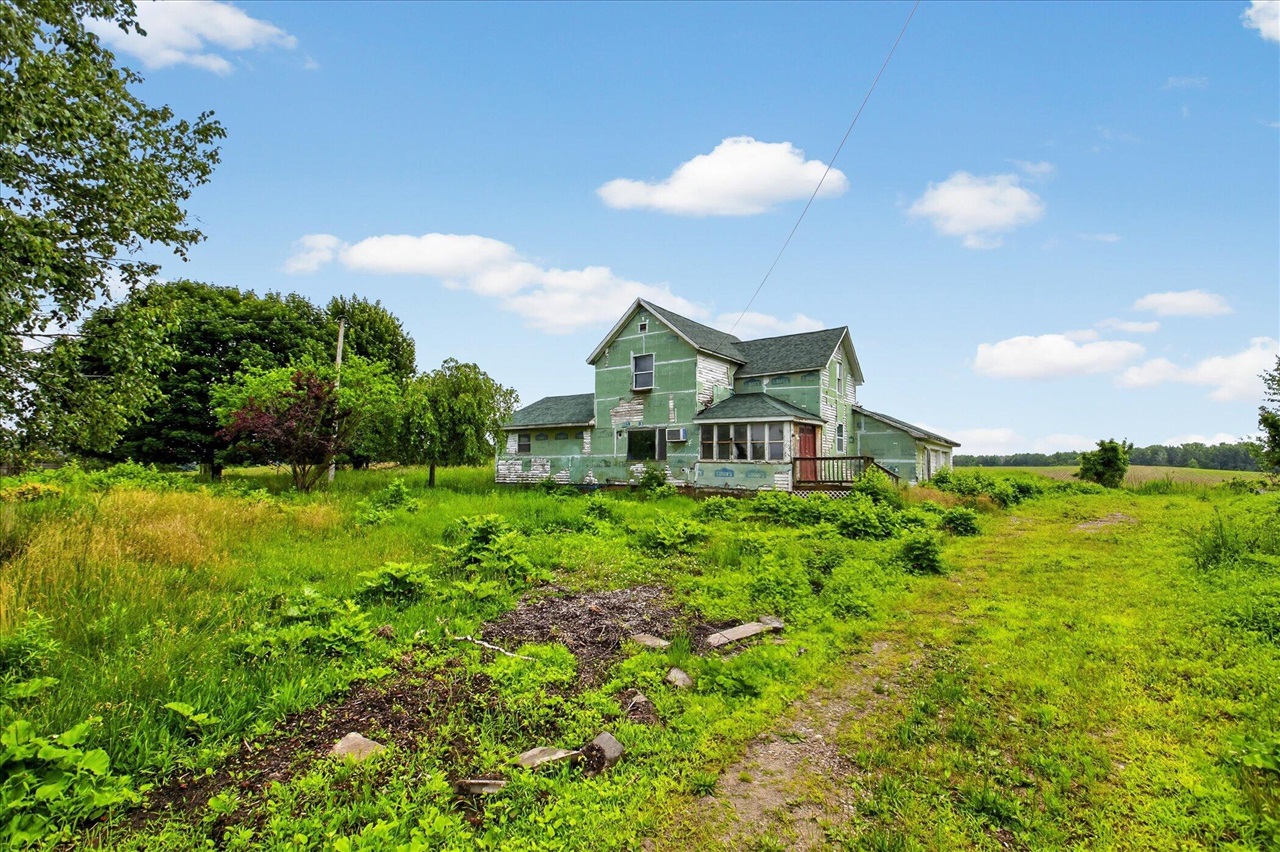 2429 W Huron Line Road Property Photo 2