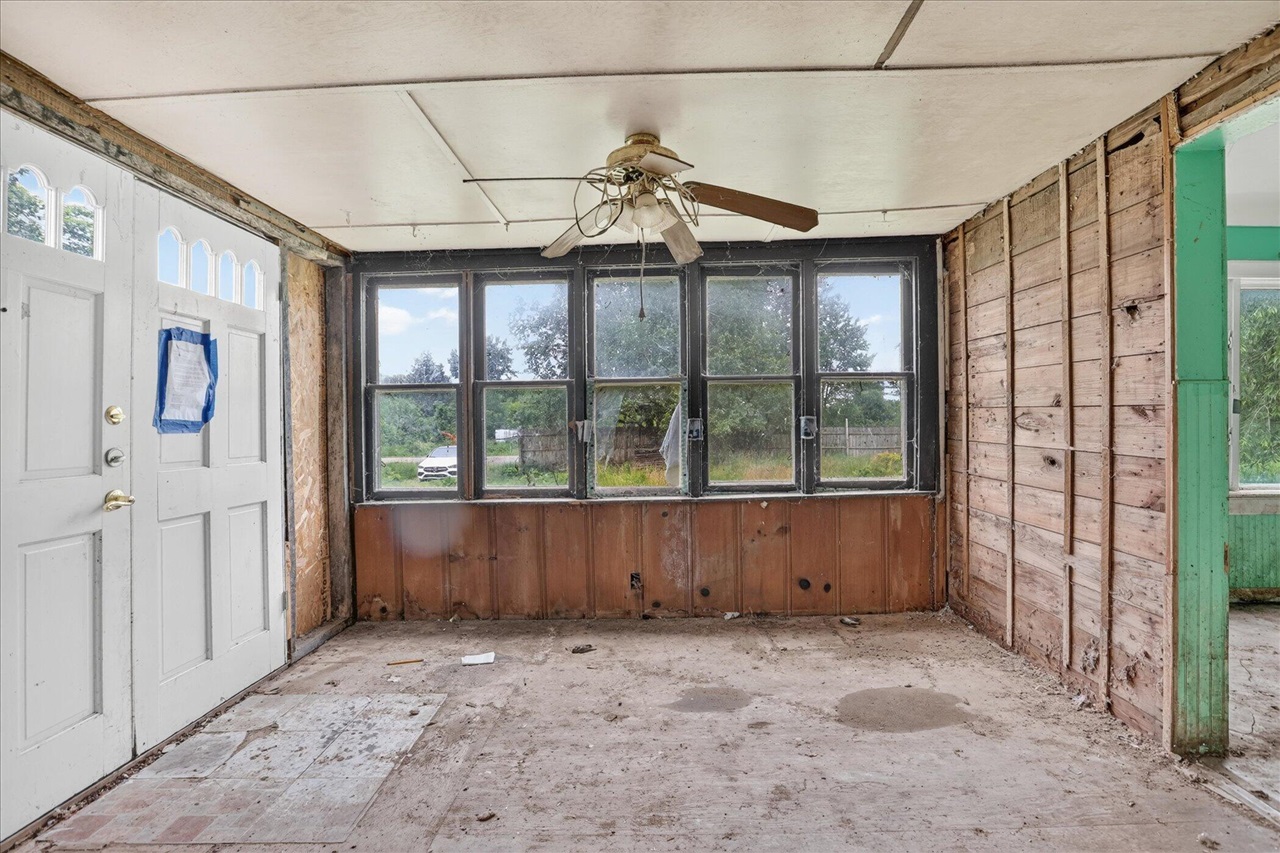 2429 W Huron Line Road Property Photo 4
