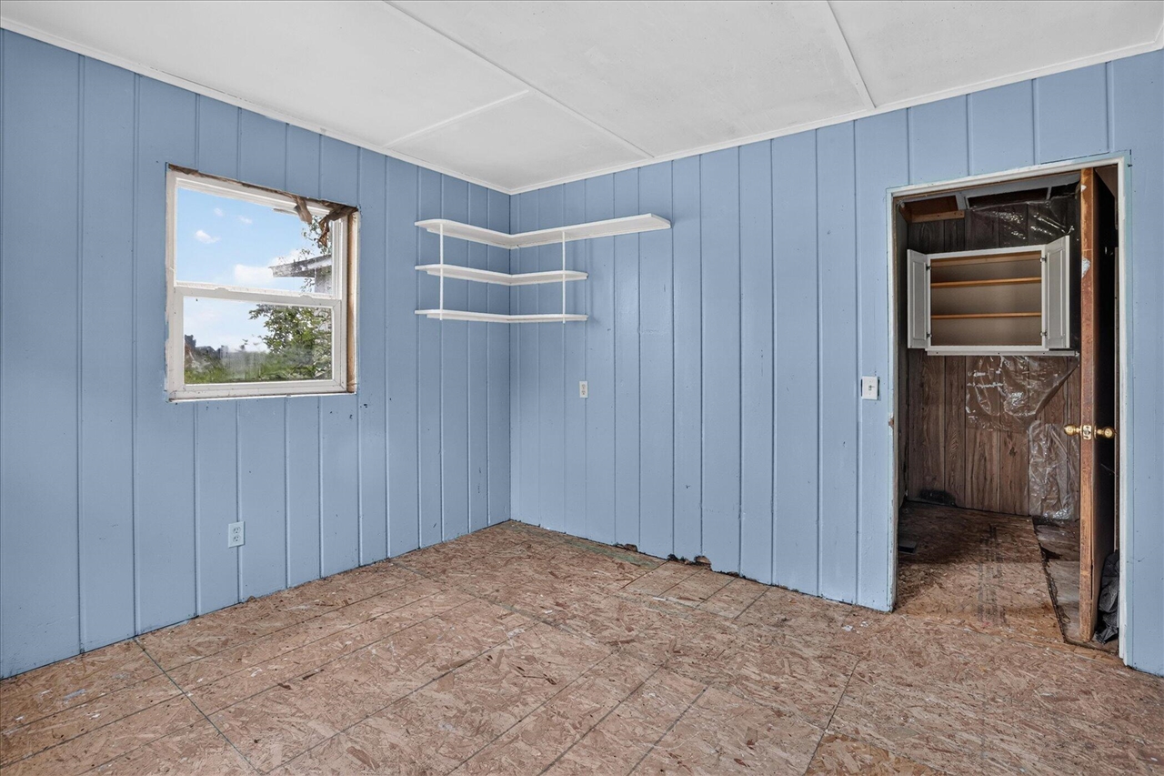 2429 W Huron Line Road Property Photo 7