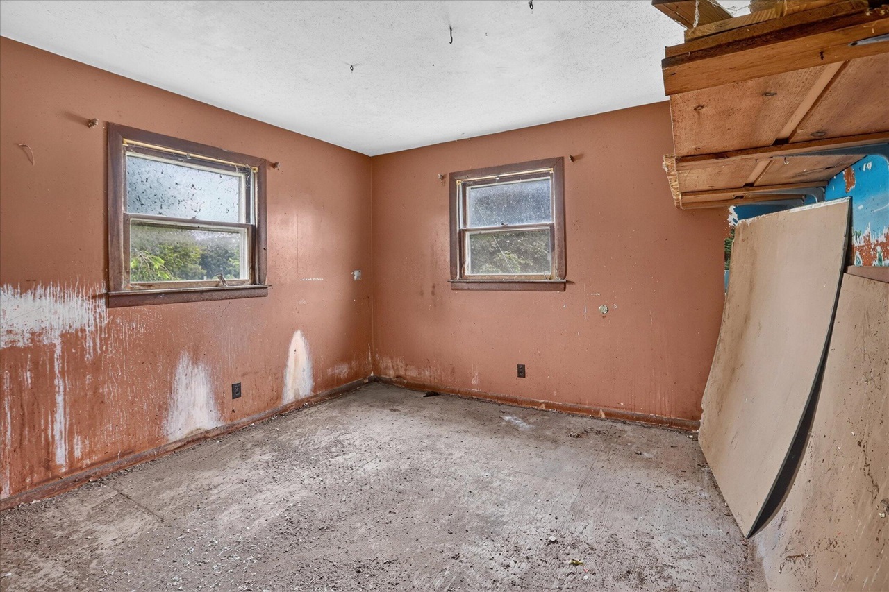 2429 W Huron Line Road Property Photo 8