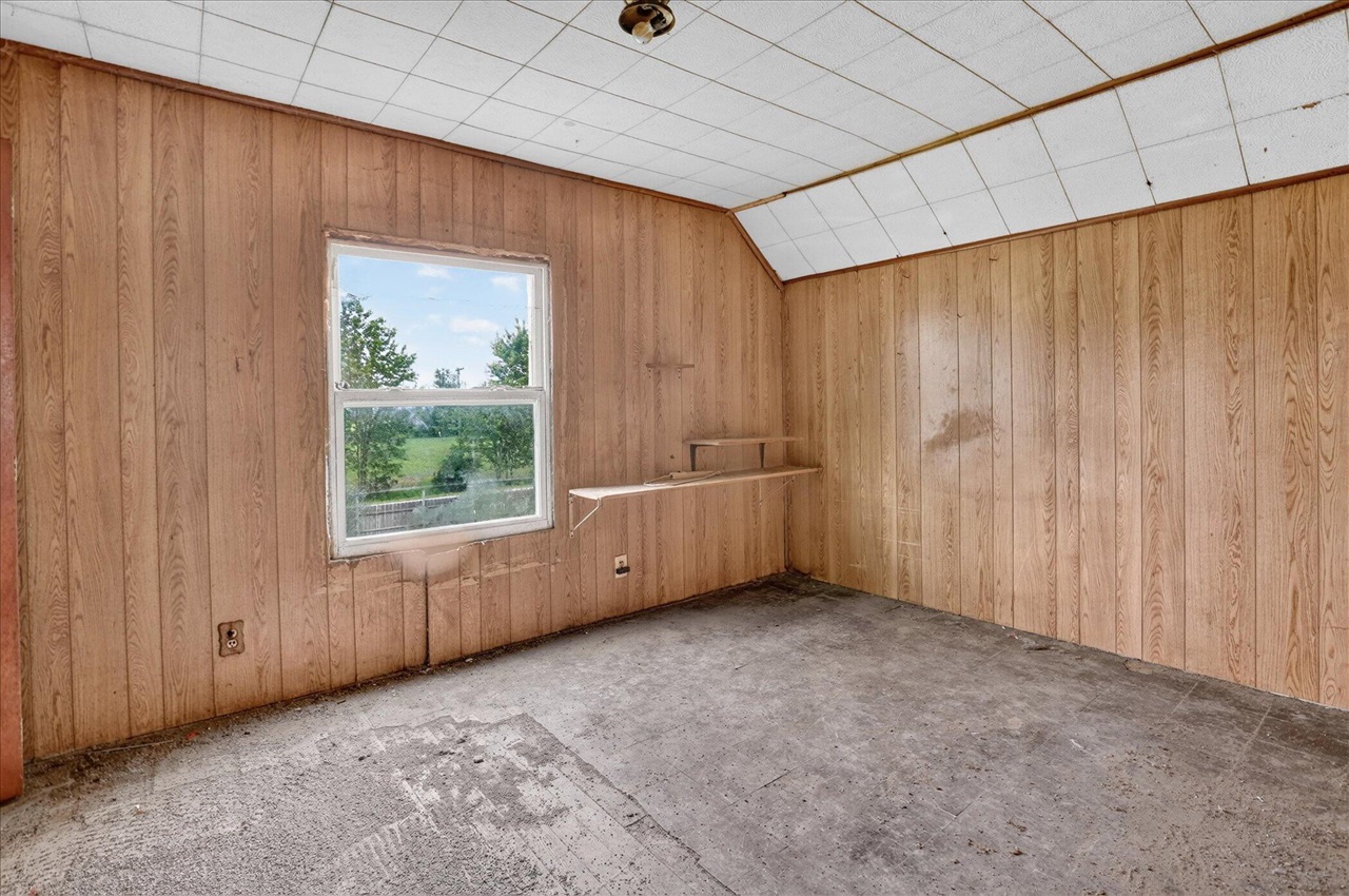 2429 W Huron Line Road Property Photo 10