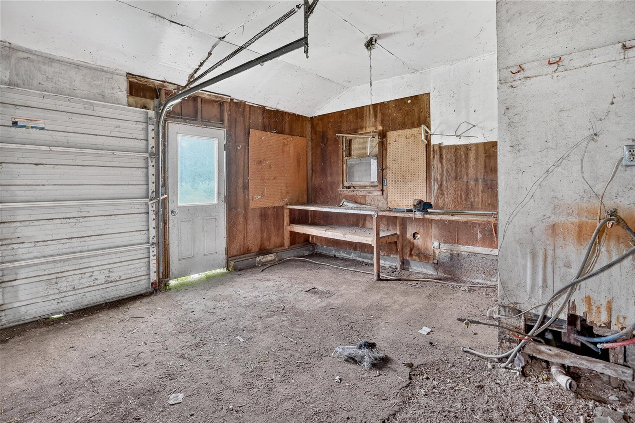 2429 W Huron Line Road Property Photo 20