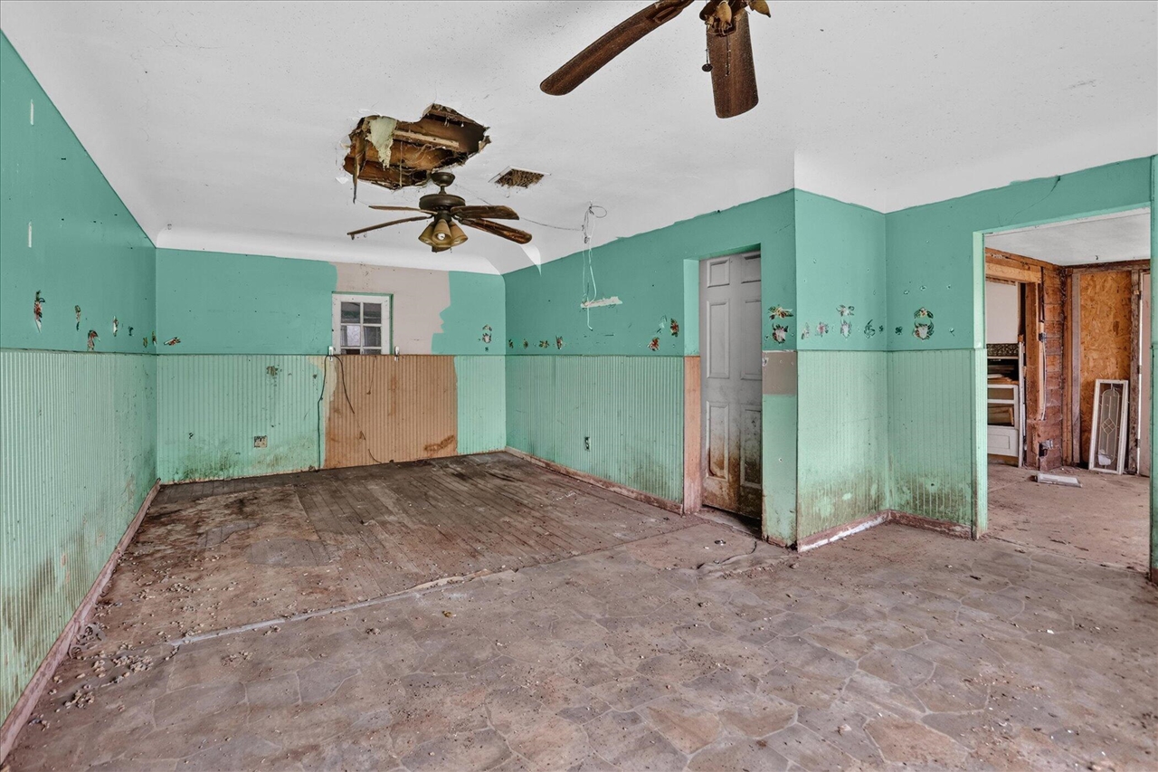 2429 W Huron Line Road Property Photo 22