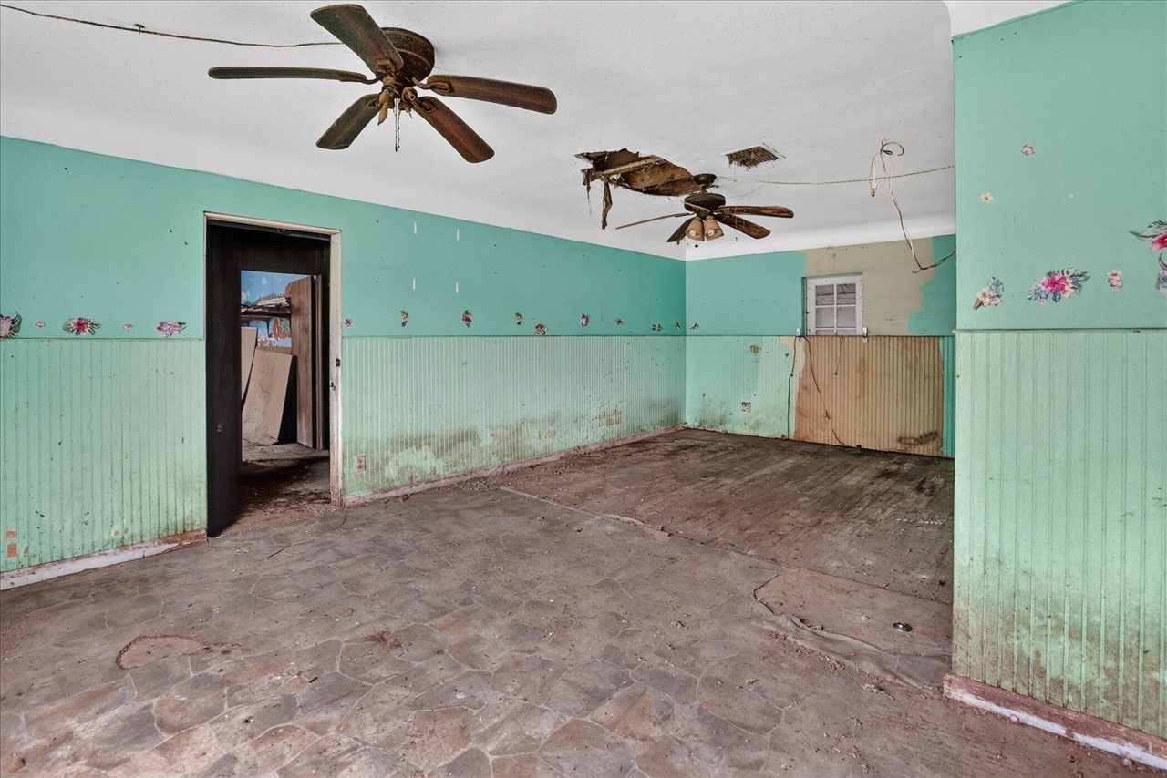 2429 W Huron Line Road Property Photo 23