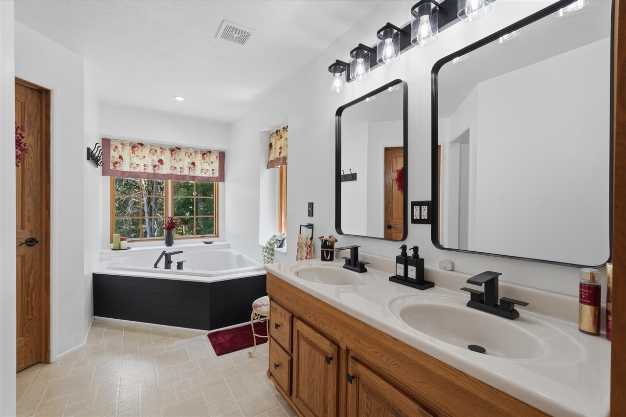 10525 Antcliff Property Photo 22
