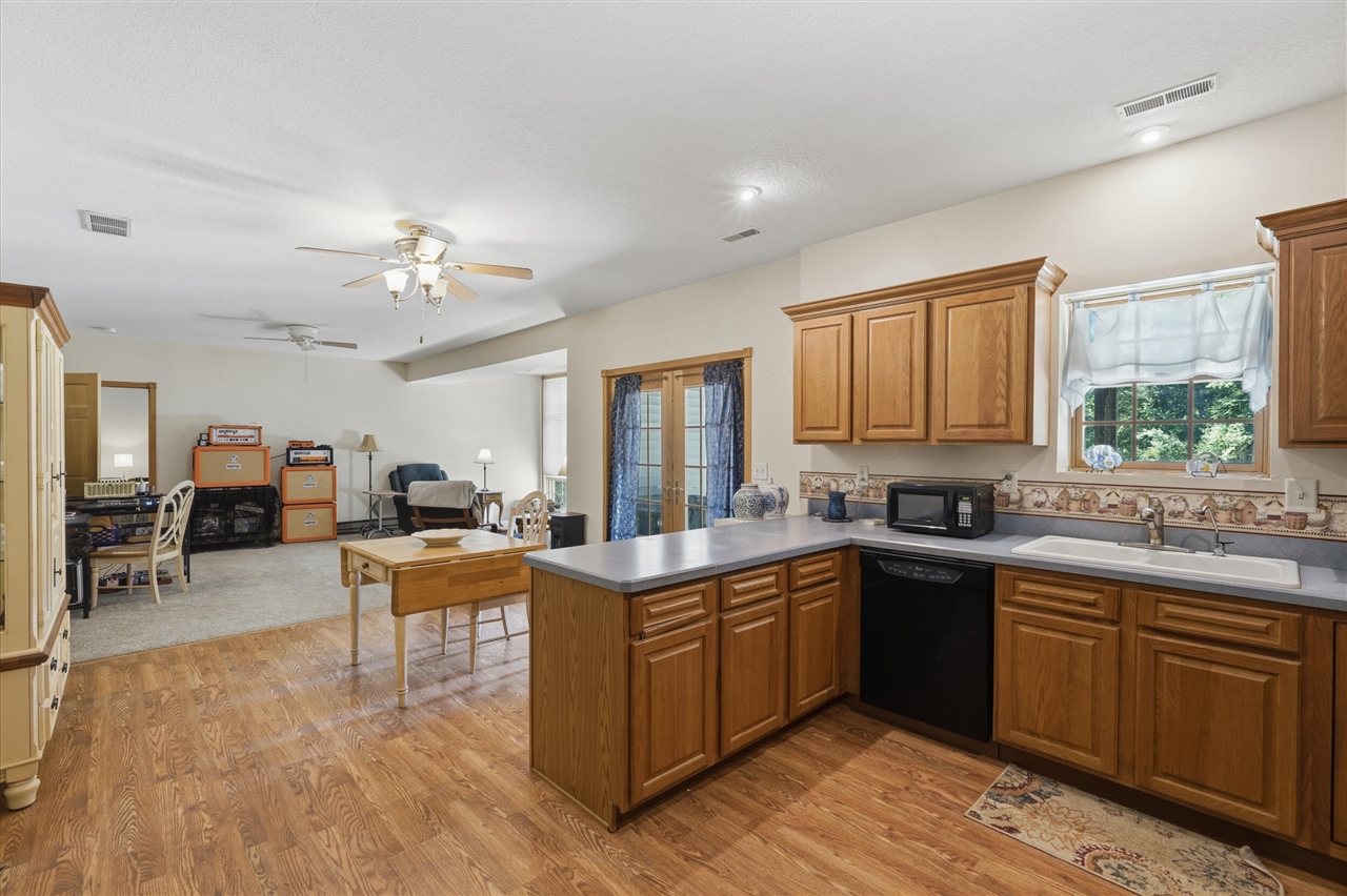 10525 Antcliff Property Photo 36