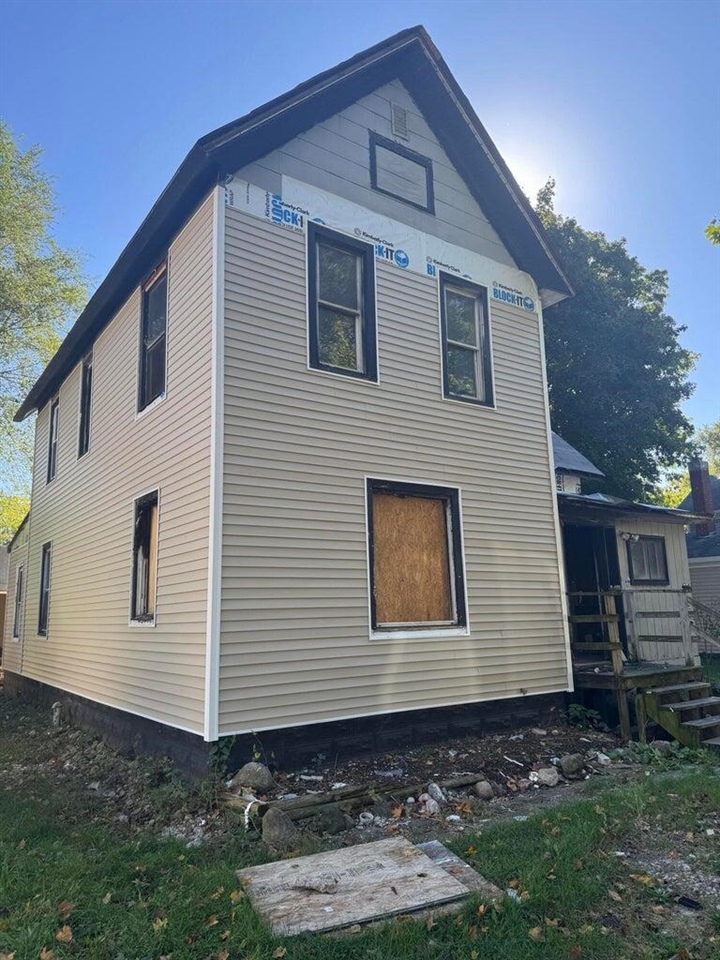 606 8th Street Property Photo 1