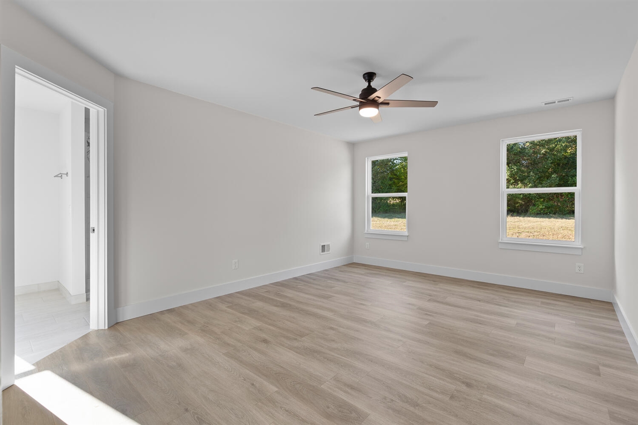 2815 Gady Pines Drive Property Photo 12