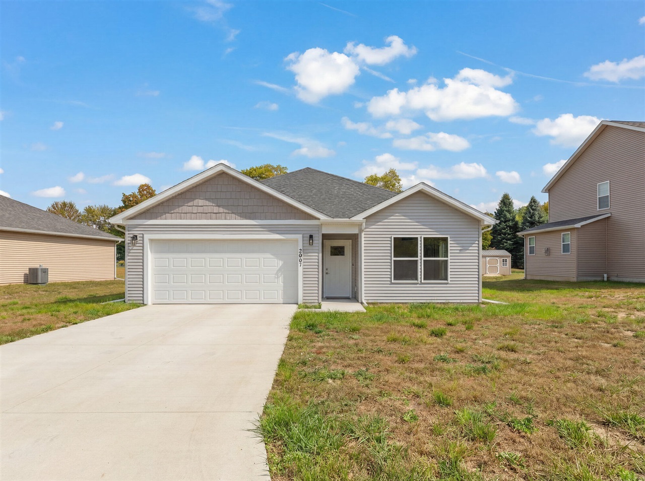 2827 Gady Pines Drive Property Photo 1