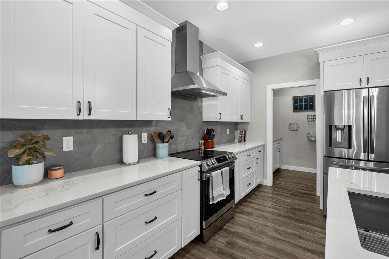 8817 Camomile Drive Property Photo 15