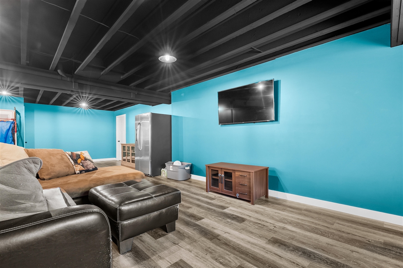 8817 Camomile Drive Property Photo 31