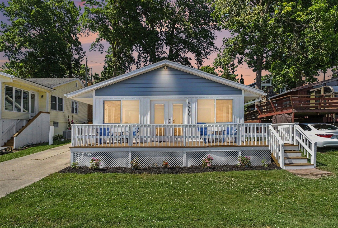 6600 Shoreline Court Property Photo 1