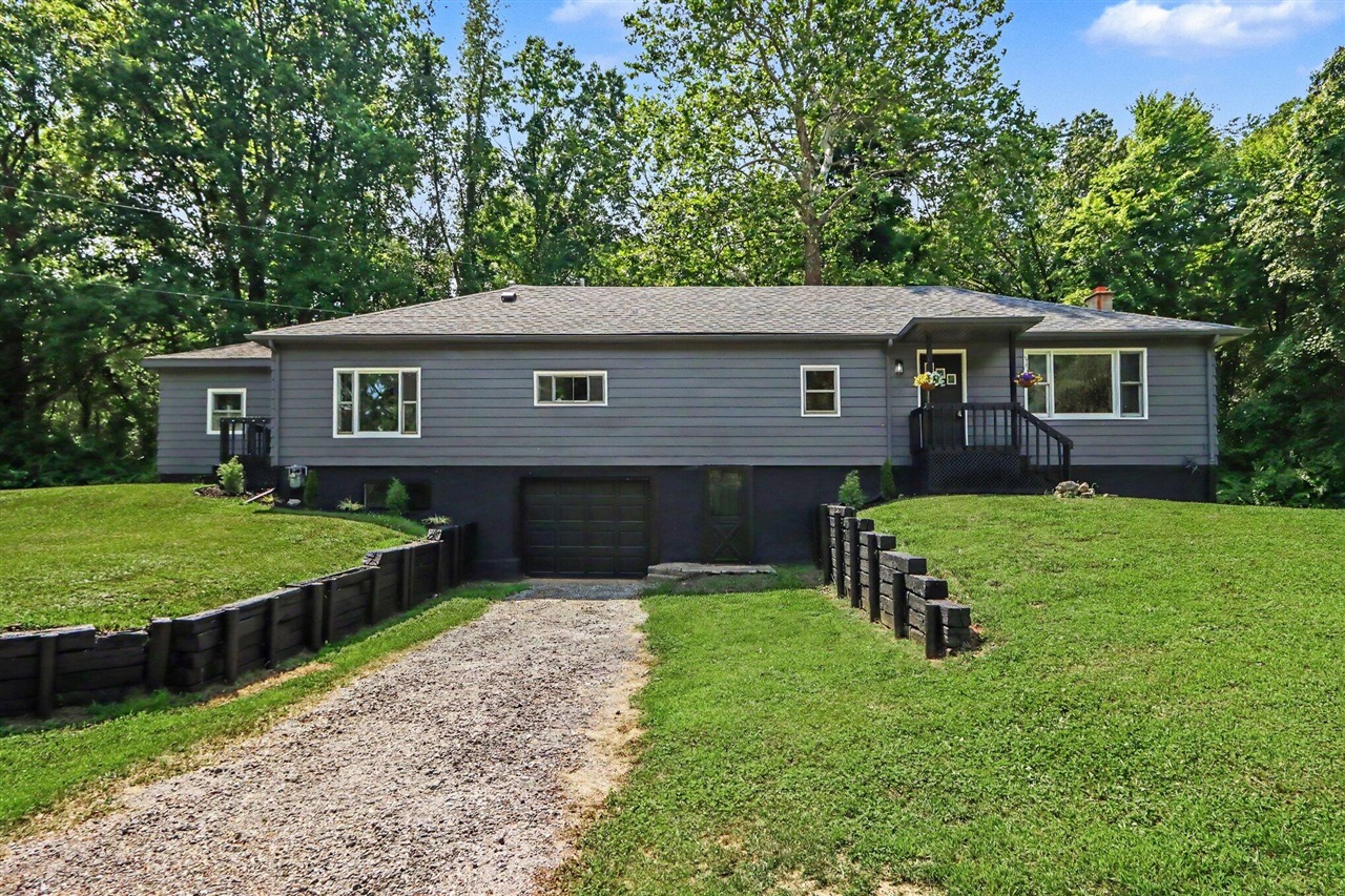 15068 Millard Road Property Photo 2