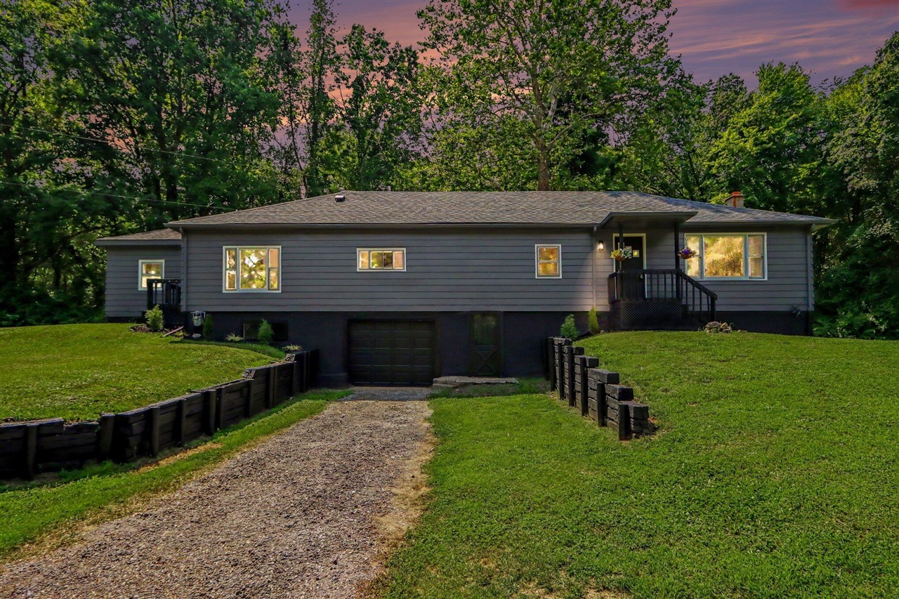 15068 Millard Road Property Photo 4