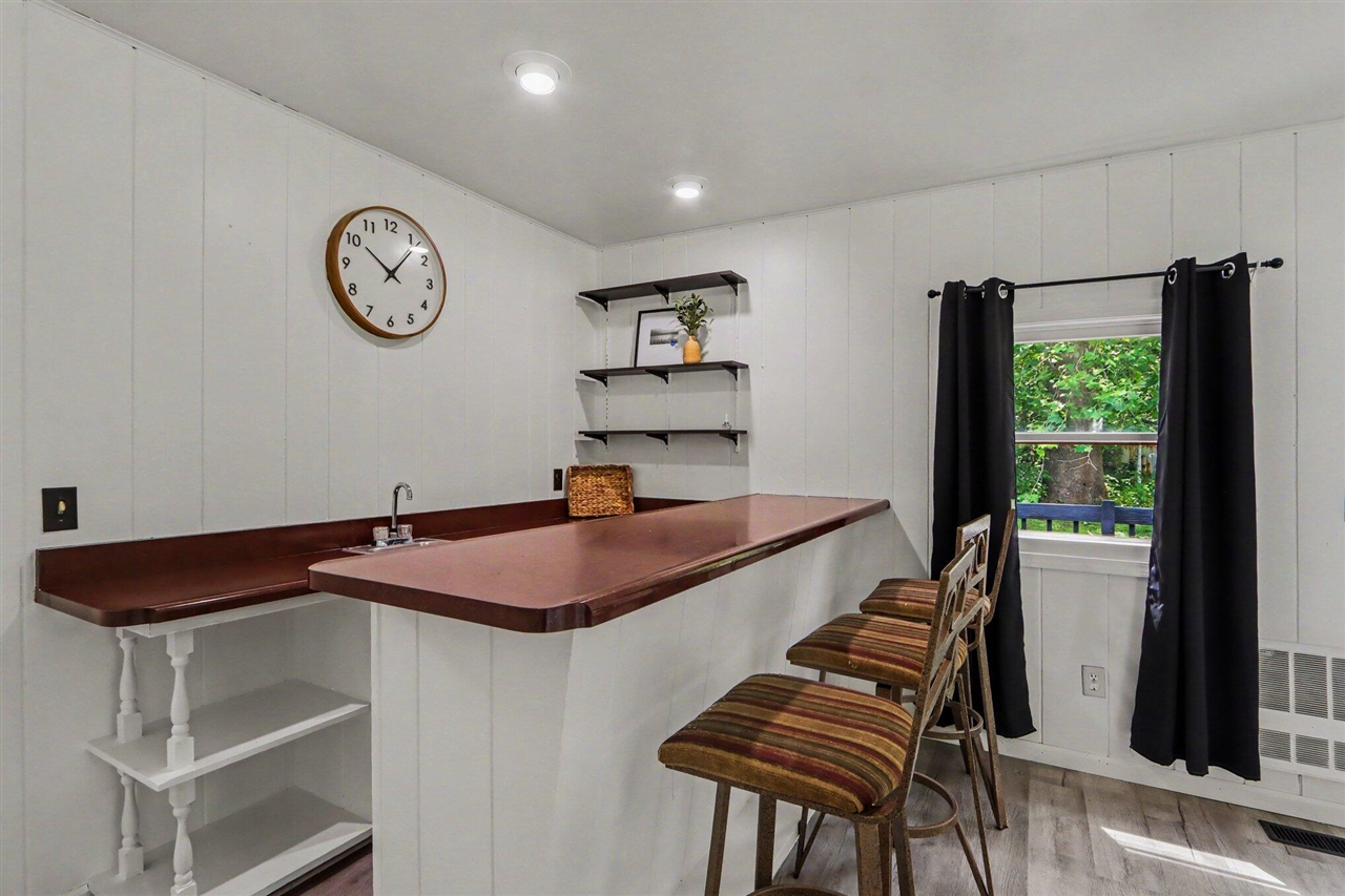 15068 Millard Road Property Photo 8