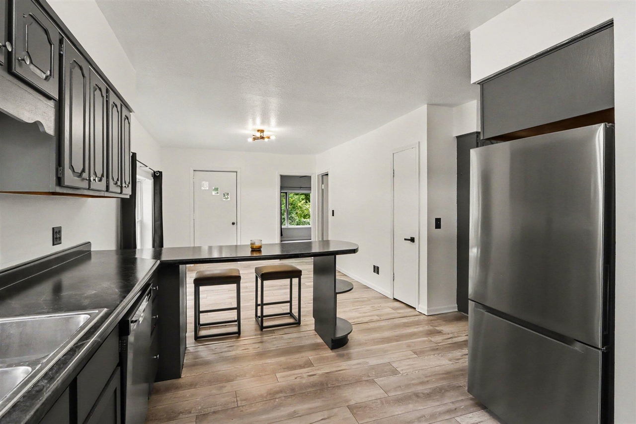 15068 Millard Road Property Photo 10