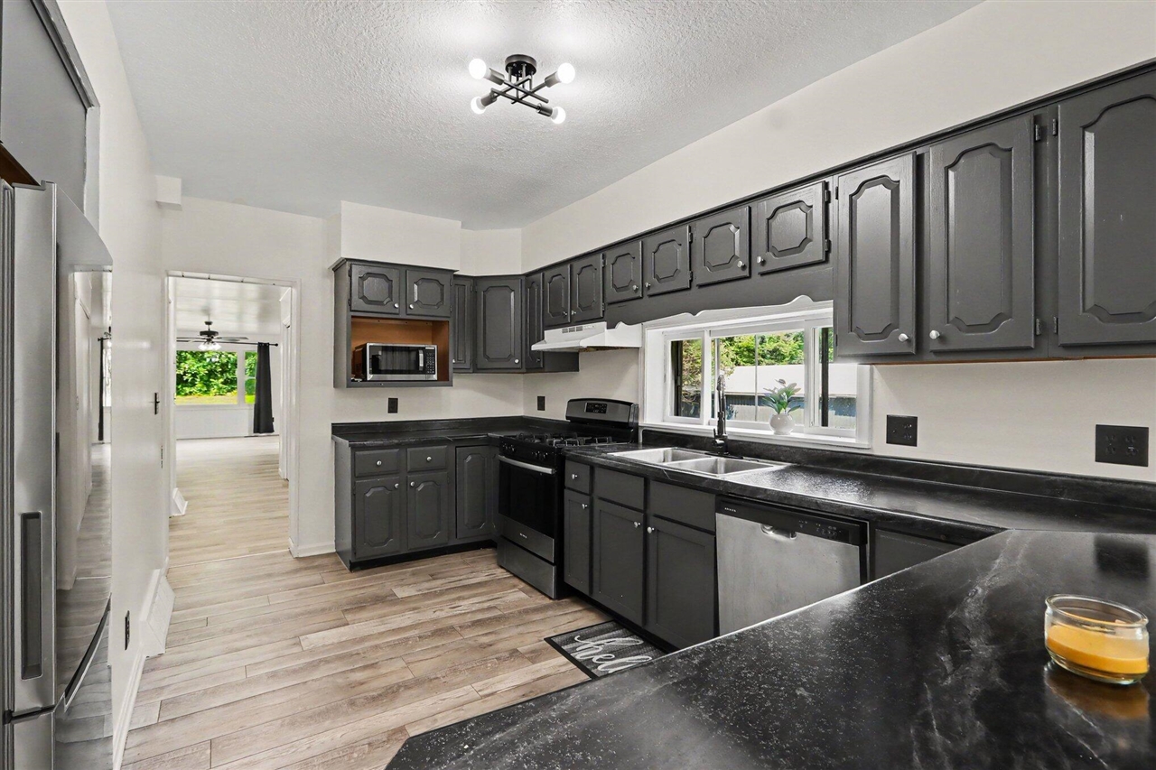 15068 Millard Road Property Photo 12