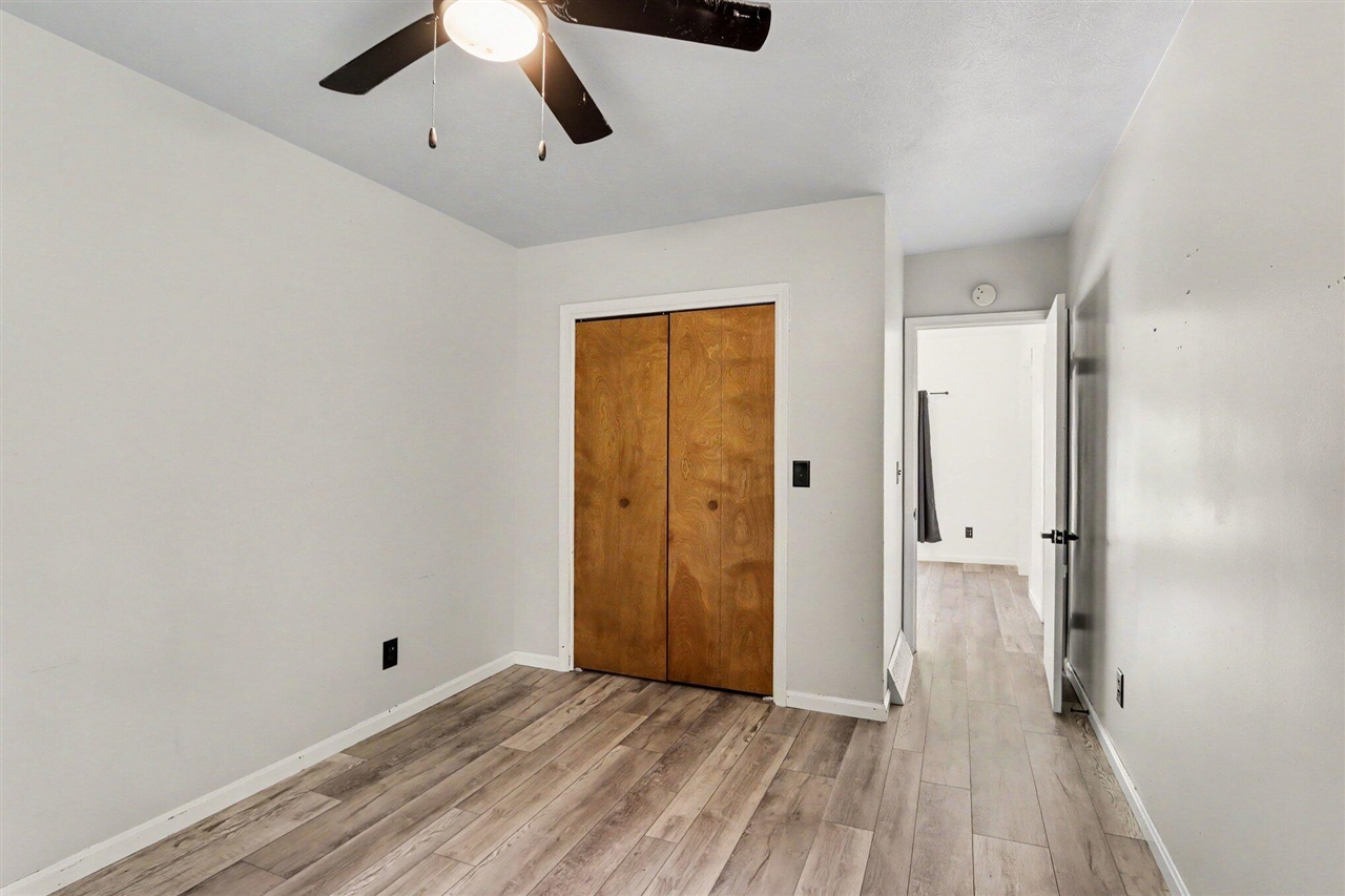 15068 Millard Road Property Photo 17