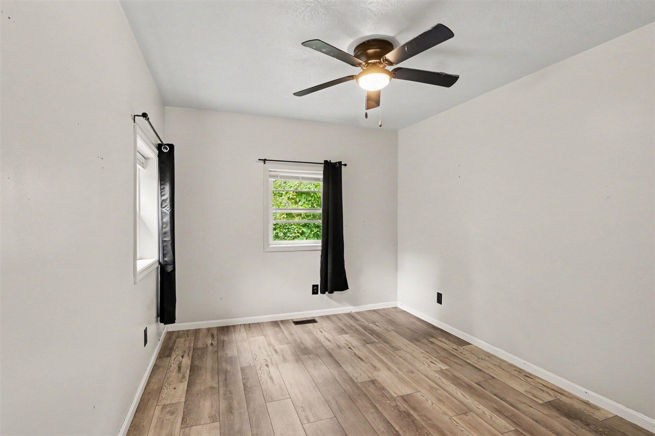 15068 Millard Road Property Photo 18