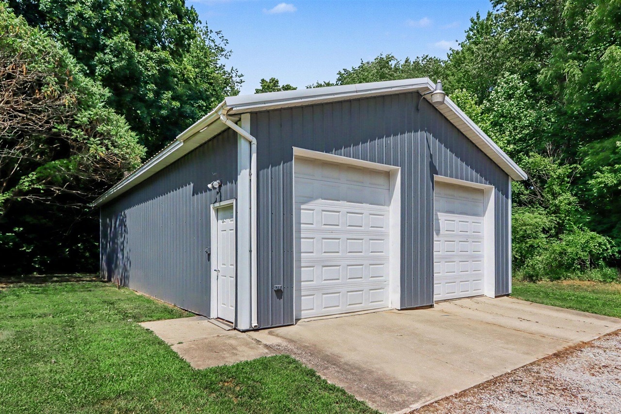 15068 Millard Road Property Photo 26