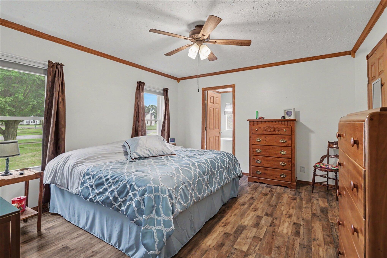 204 E Holcomb Street Property Photo 15