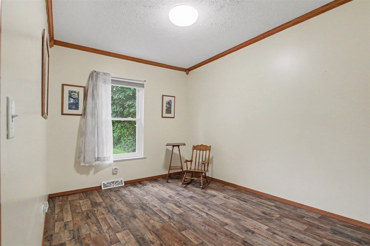204 E Holcomb Street Property Photo 19