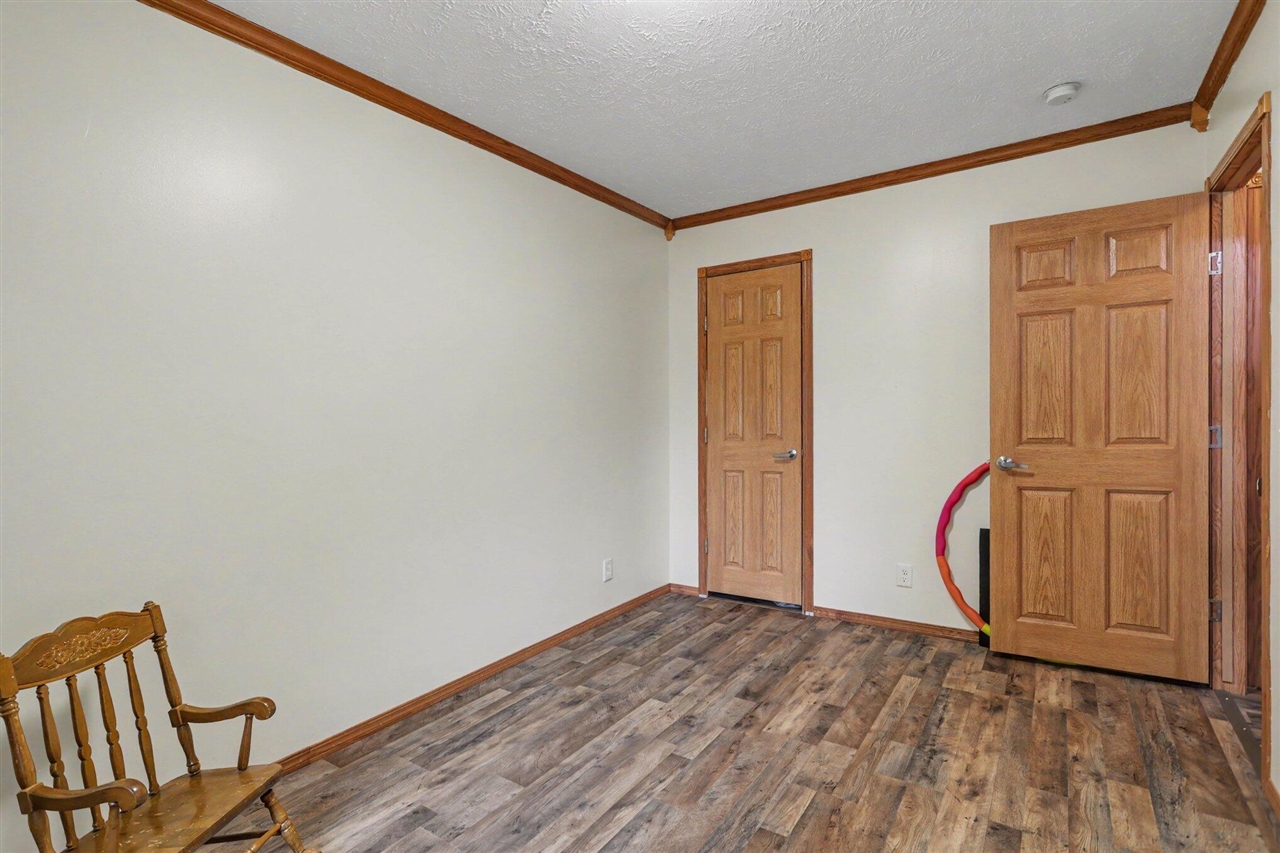 204 E Holcomb Street Property Photo 20