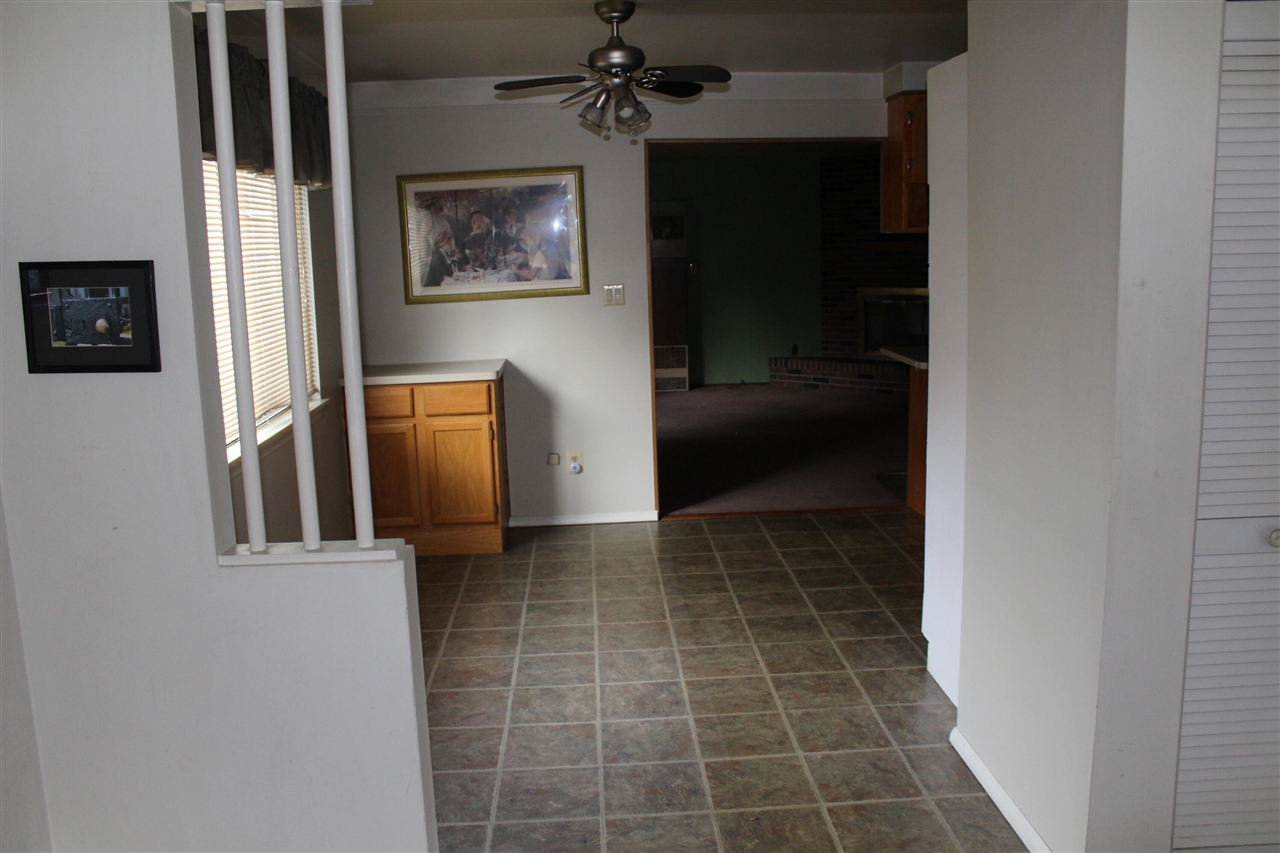 11717 Tecumseh Avenue Property Photo 7