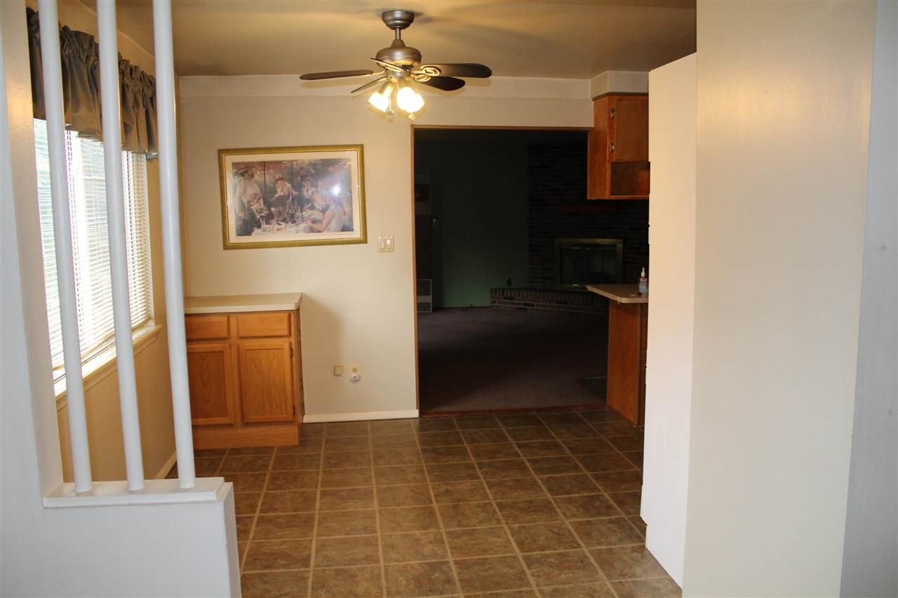 11717 Tecumseh Avenue Property Photo 8