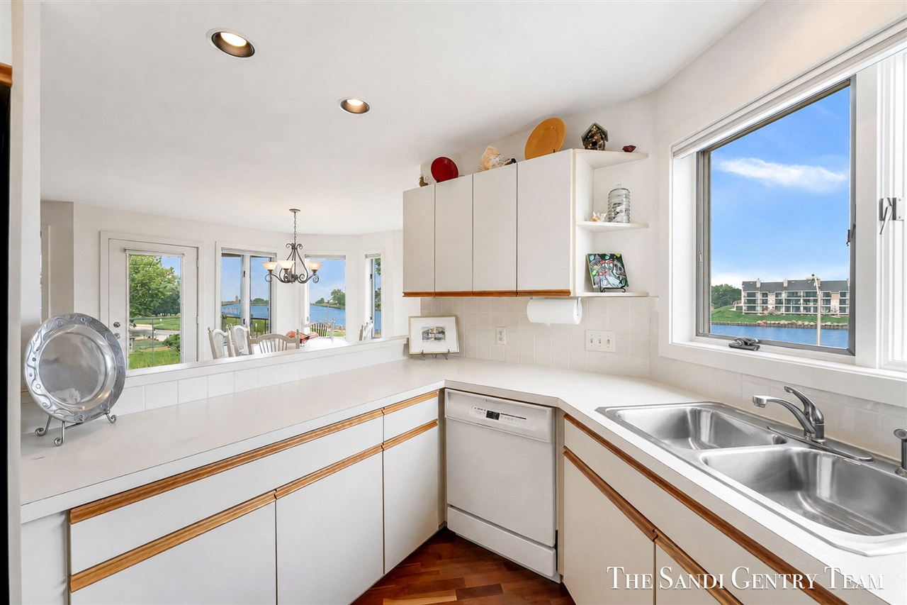820 S Harbor Drive Property Photo 15