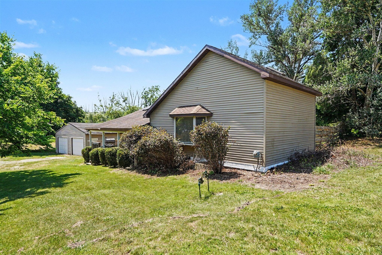 11645 W Bluewater Highway Property Photo 7