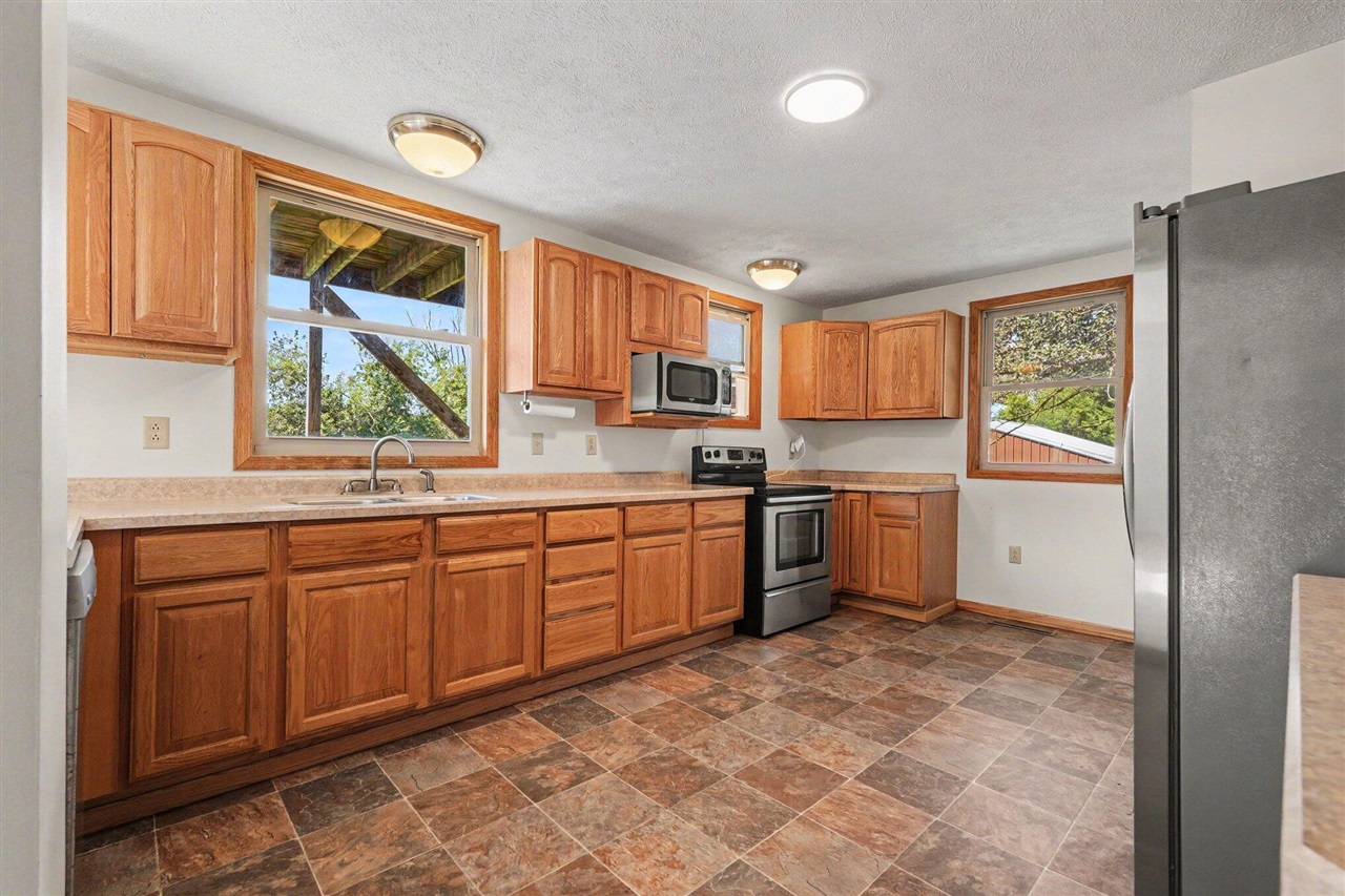 11645 W Bluewater Highway Property Photo 14