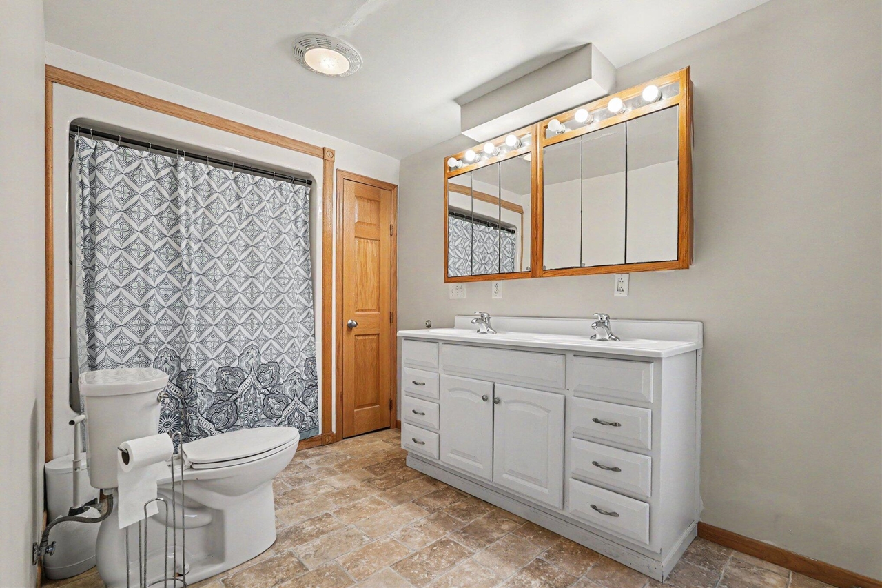 11645 W Bluewater Highway Property Photo 21