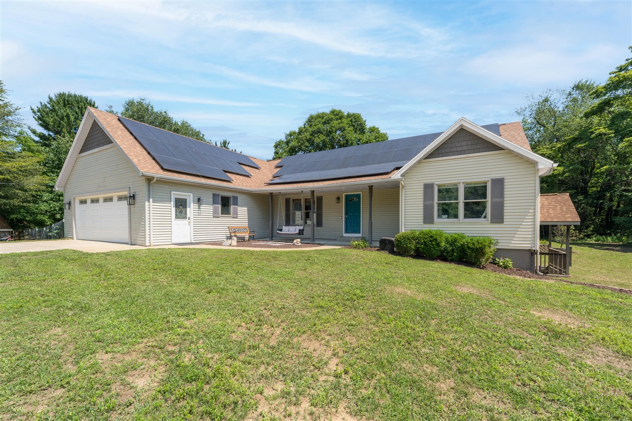 87 67th Street Property Photo 1