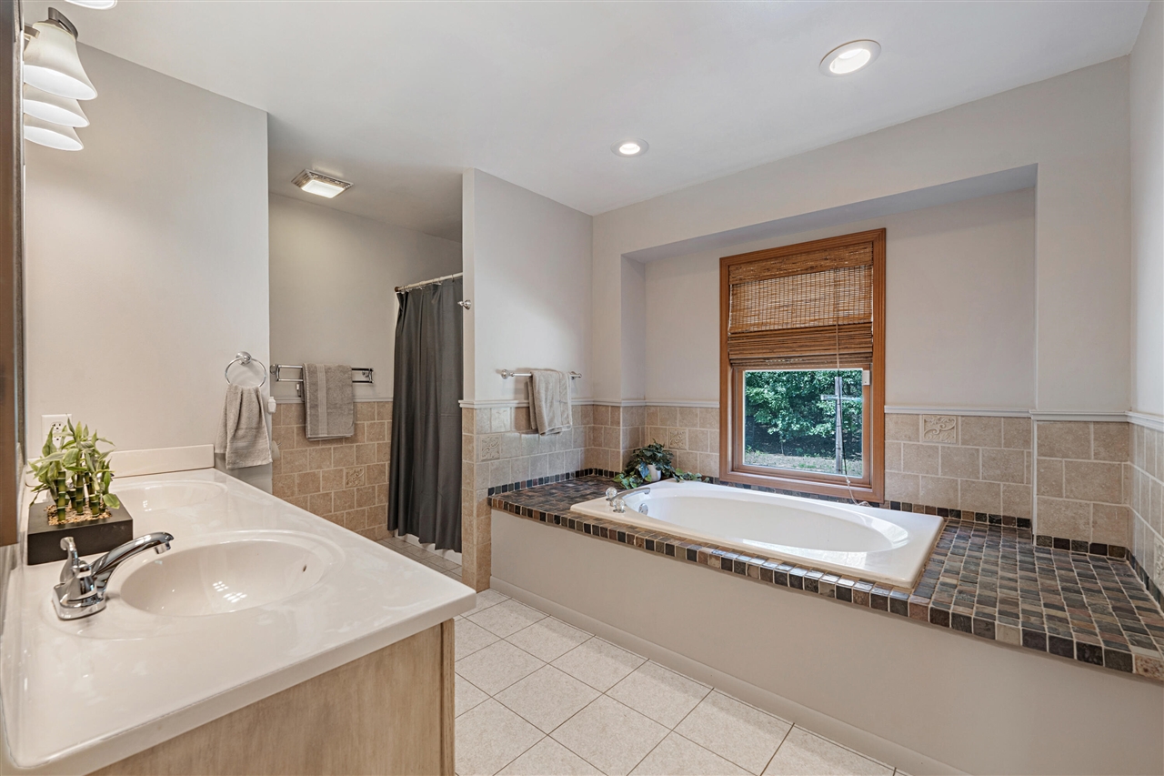 87 67th Street Property Photo 14