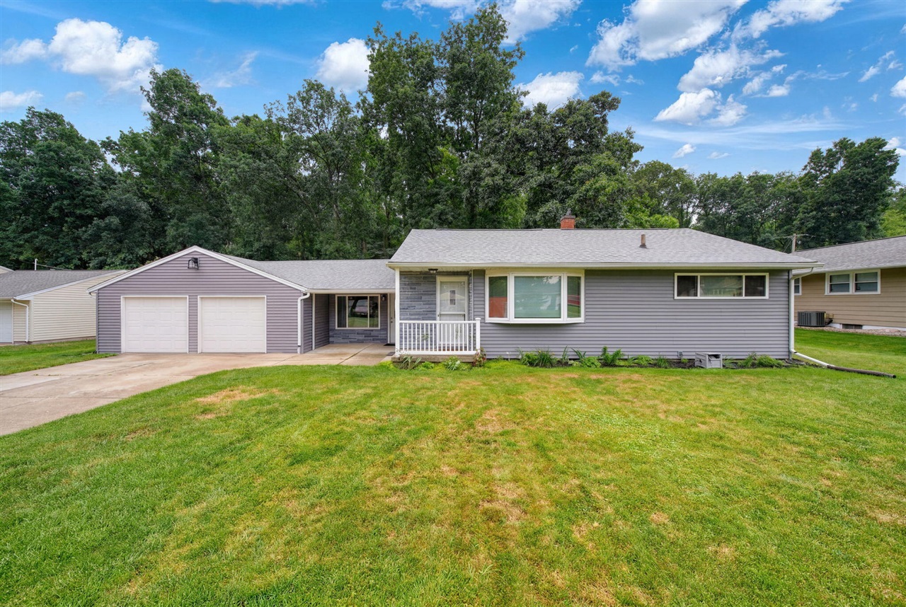 1511 Strathmoor Lane Property Photo 1