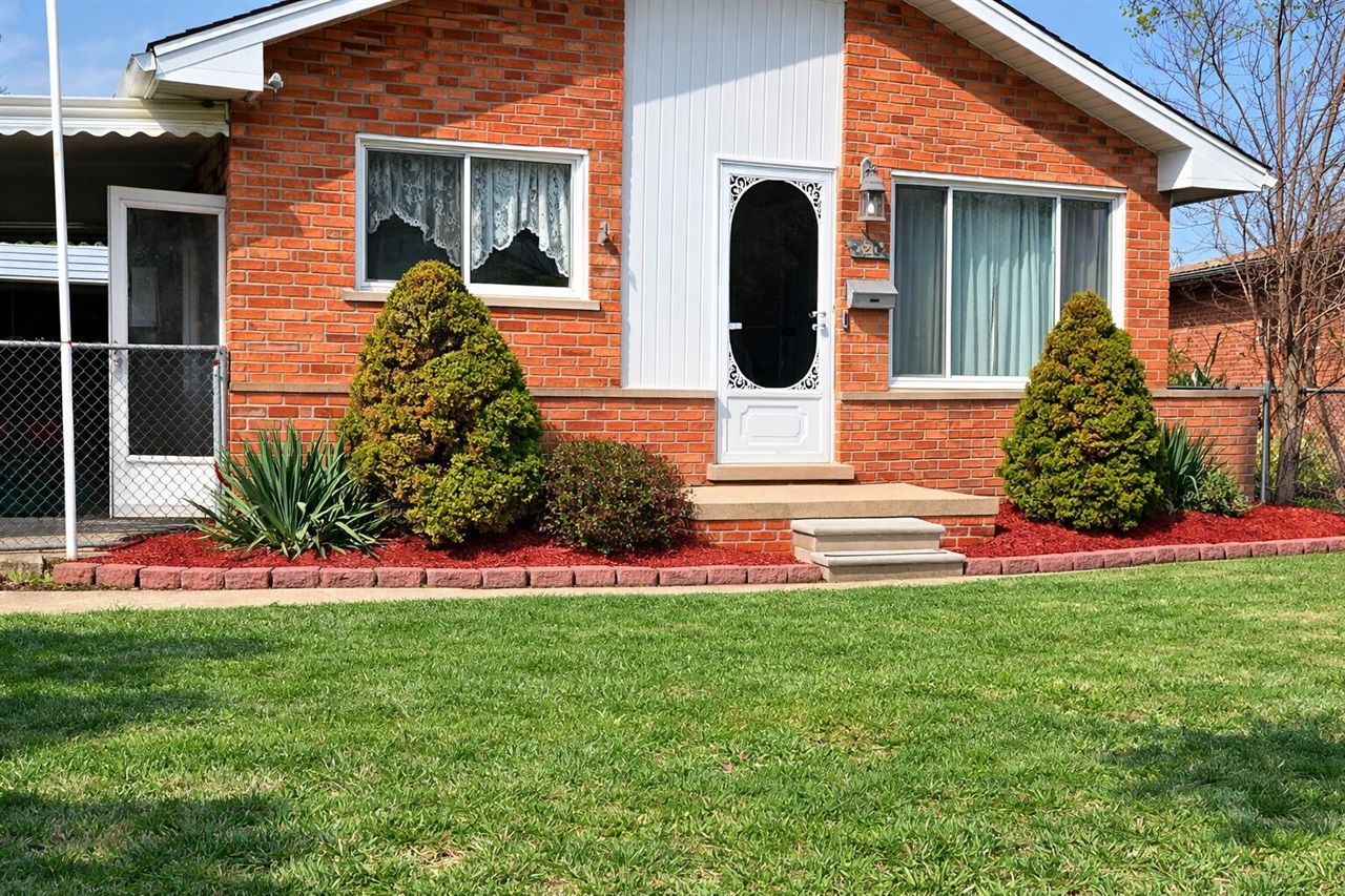 820 S Venoy Road Property Photo 1