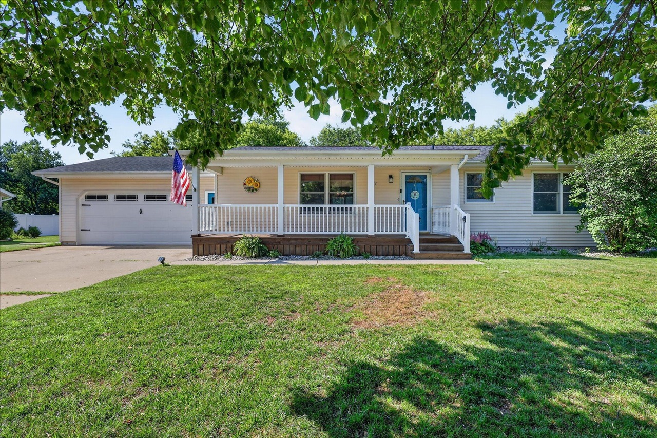117 Charlotte Street Property Photo 4