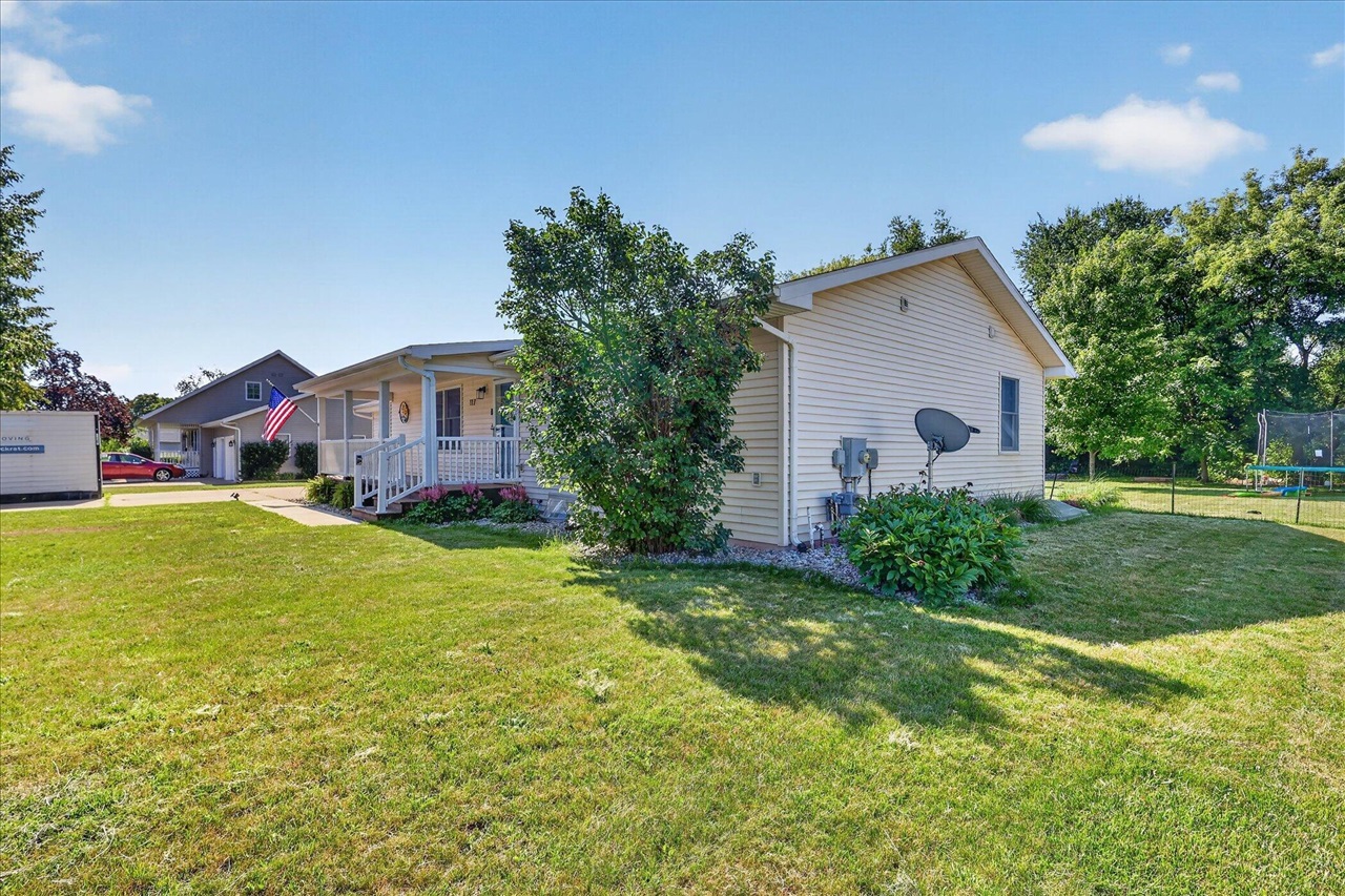 117 Charlotte Street Property Photo 5