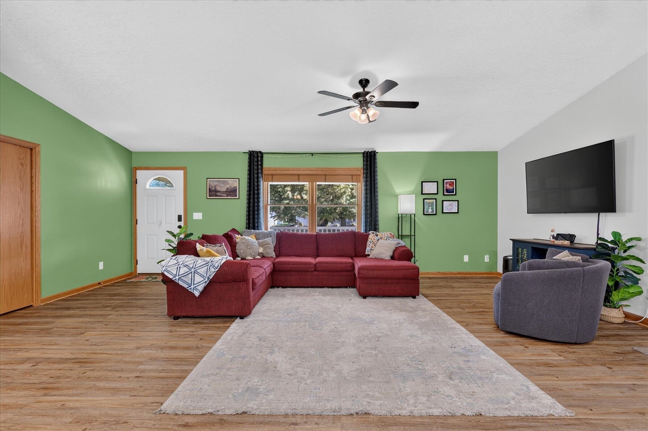 117 Charlotte Street Property Photo 11