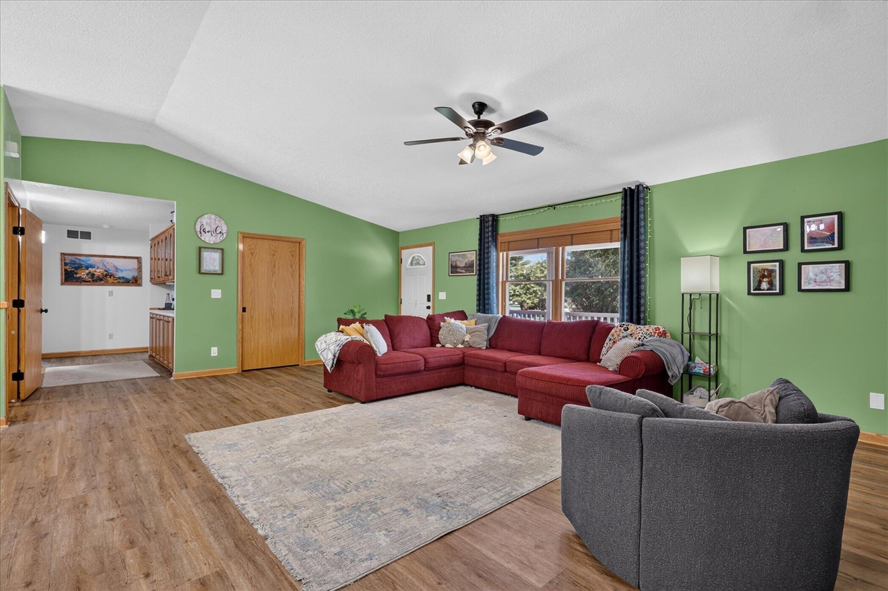 117 Charlotte Street Property Photo 13