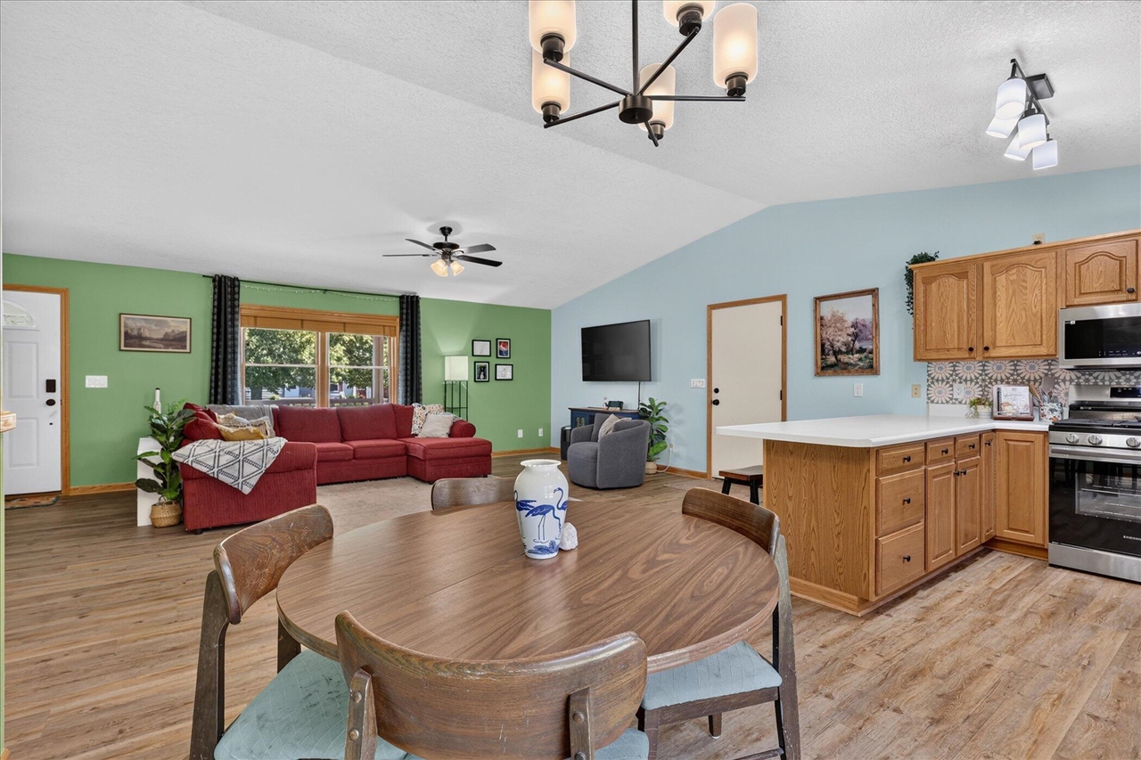 117 Charlotte Street Property Photo 15