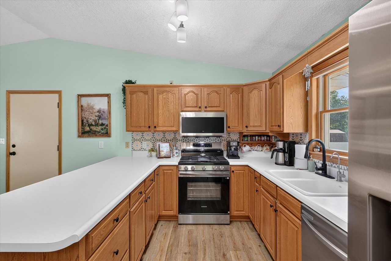 117 Charlotte Street Property Photo 21