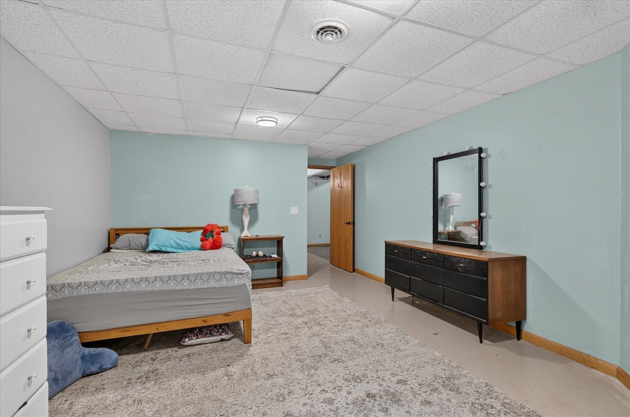 117 Charlotte Street Property Photo 34