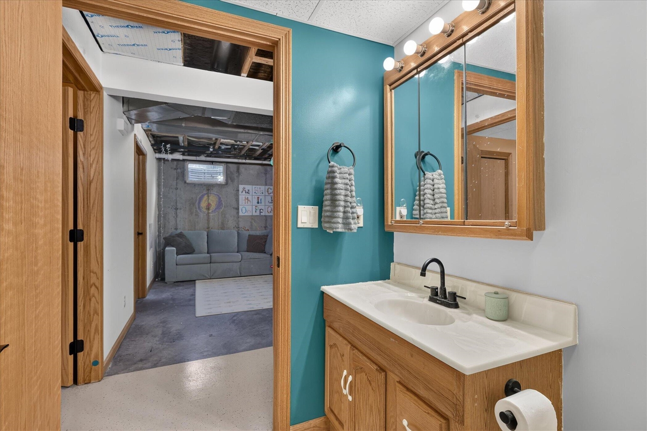 117 Charlotte Street Property Photo 38