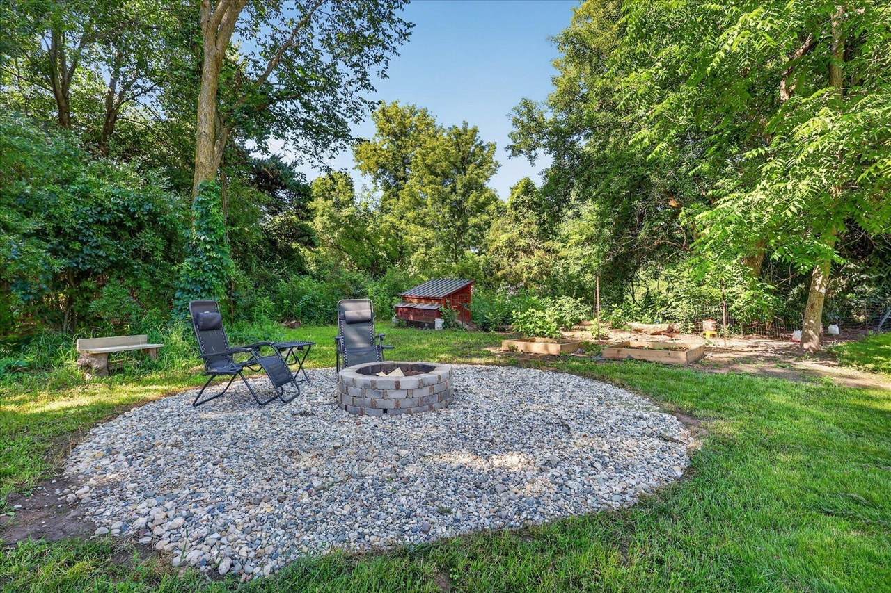 117 Charlotte Street Property Photo 43