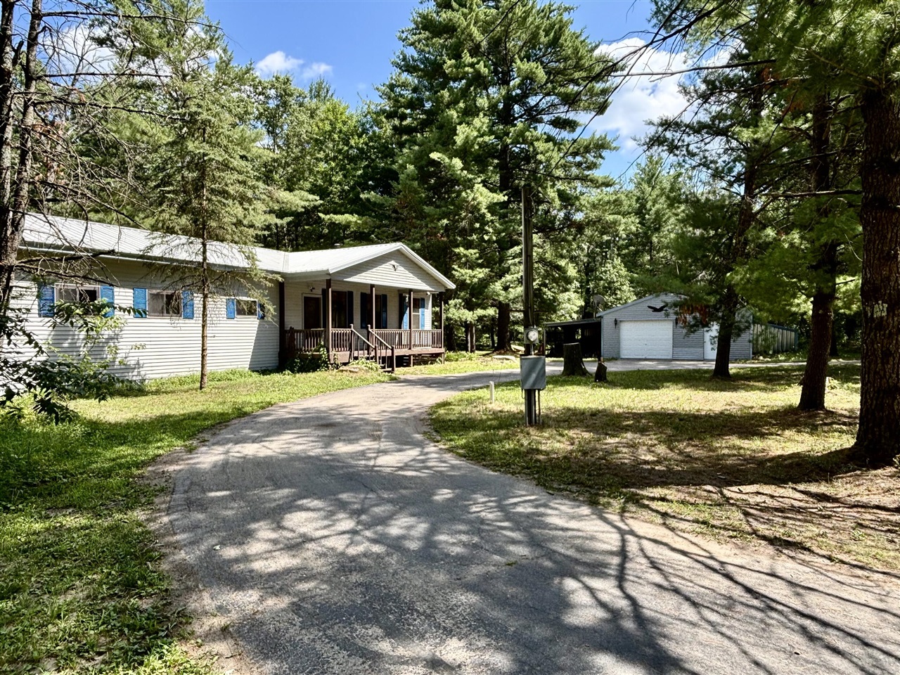2594 S Forman Road Property Photo 1