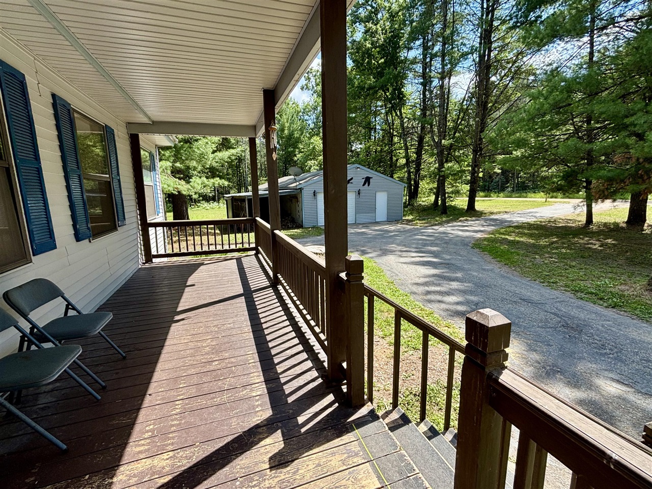 2594 S Forman Road Property Photo 5