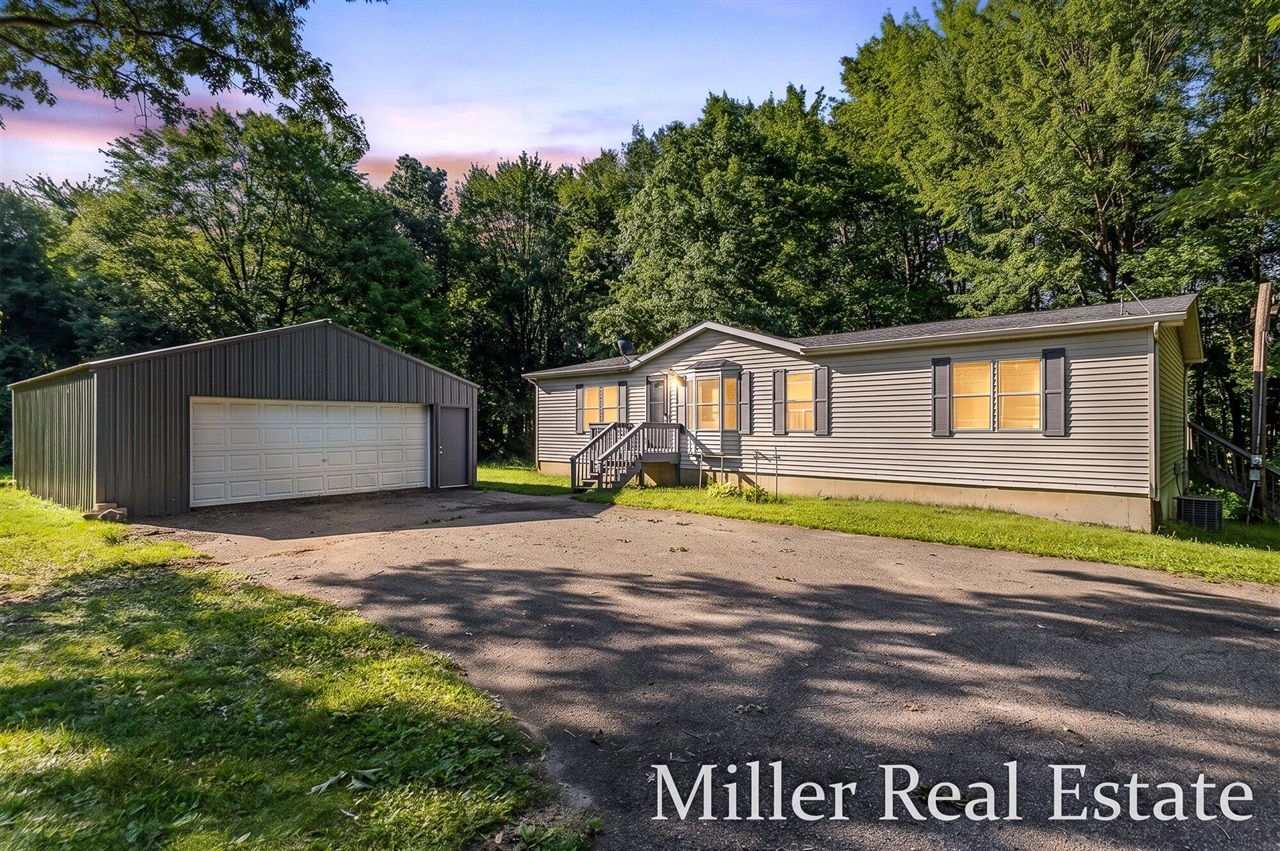 12780 North Avenue Property Photo 1